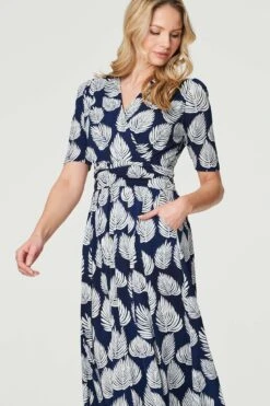 Printed Short Sleeve Wrap Tea Dress 11 Printed Short Sleeve Wrap Tea Dress -Hallmark Style D171253 NAVY AND WHITE 2