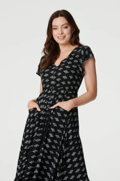 Printed V-Neck Lace Hem Maxi Dress -Hallmark Style D731302 MULTI BLACK 3